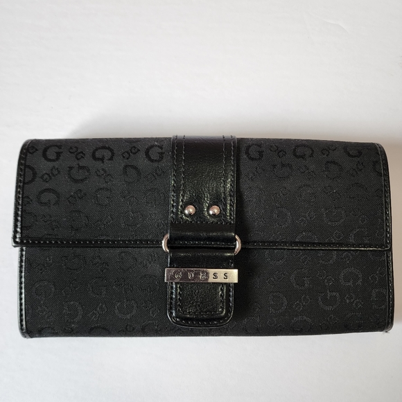 Guess wallet - Picture 1 of 9